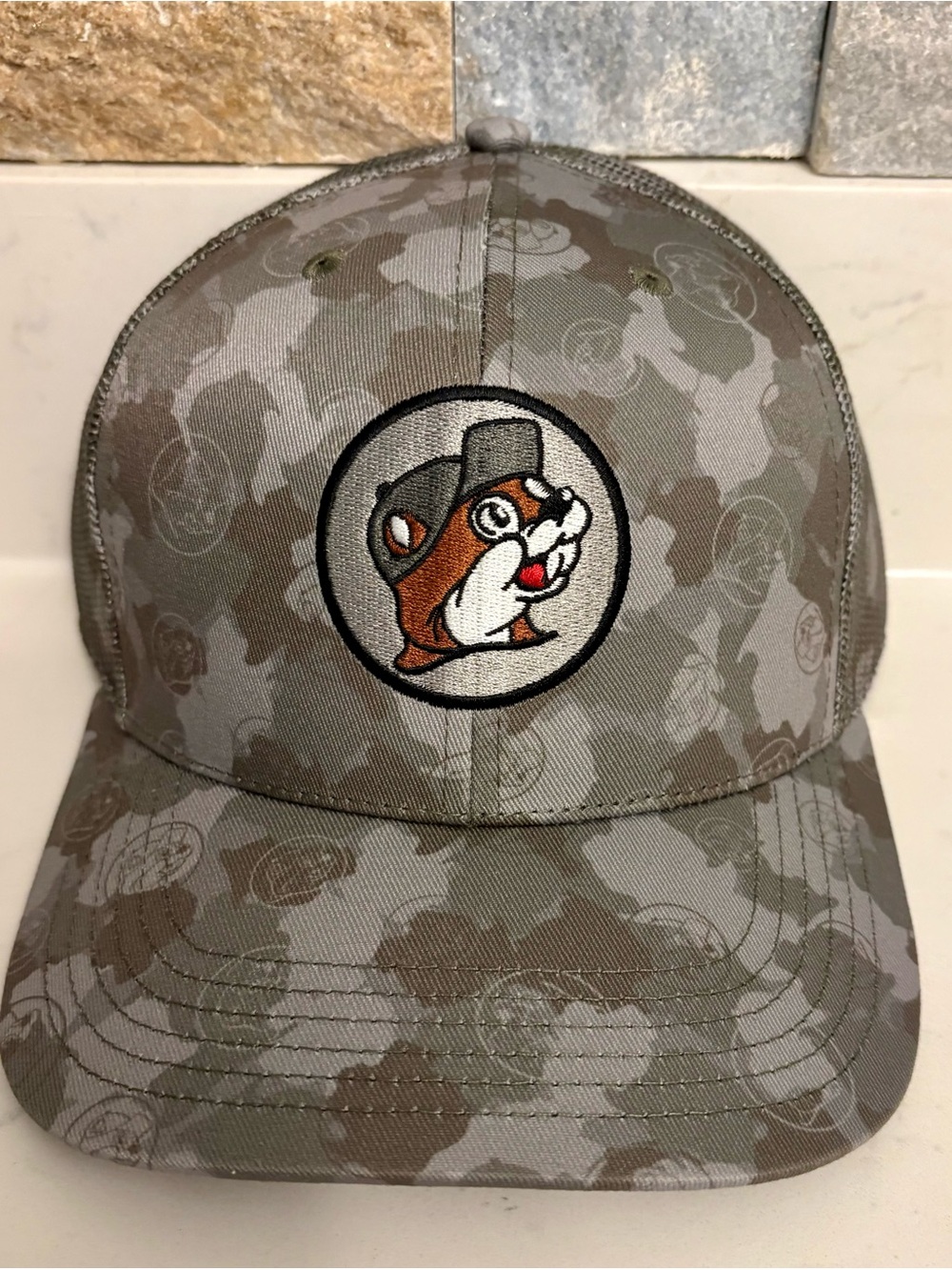 Buc-ee's Camo Patch Snapback Hat - Gray/Green